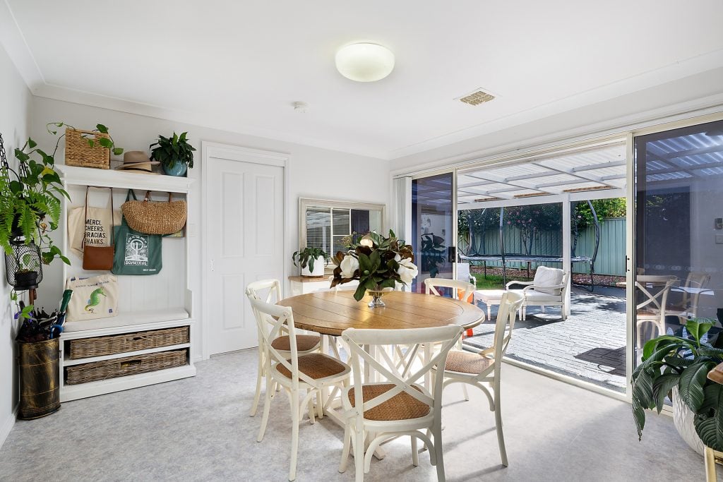 19 Pinecrest Street, Winmalee NSW 2777 — photo 4