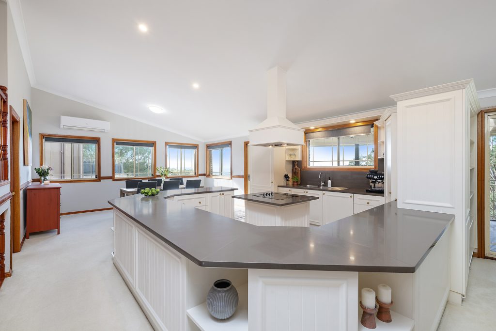 15 Roberts Parade