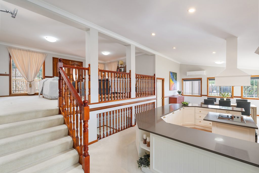 15 Roberts Parade, Hawkesbury Heights NSW 2777 — photo 5