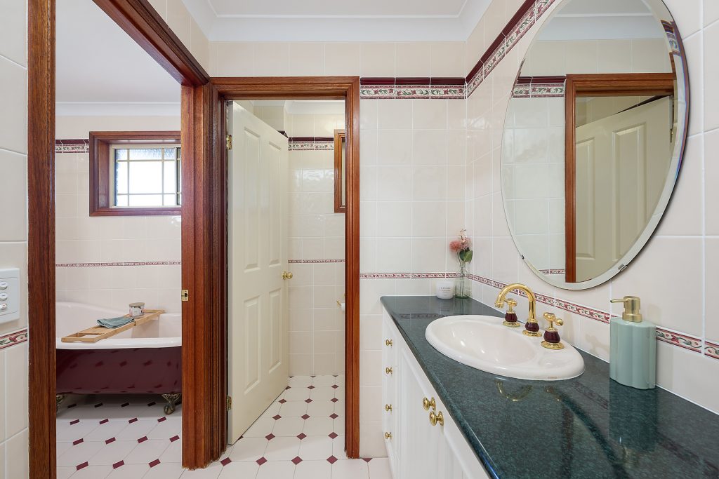 15 Roberts Parade, Hawkesbury Heights NSW 2777 — photo 9