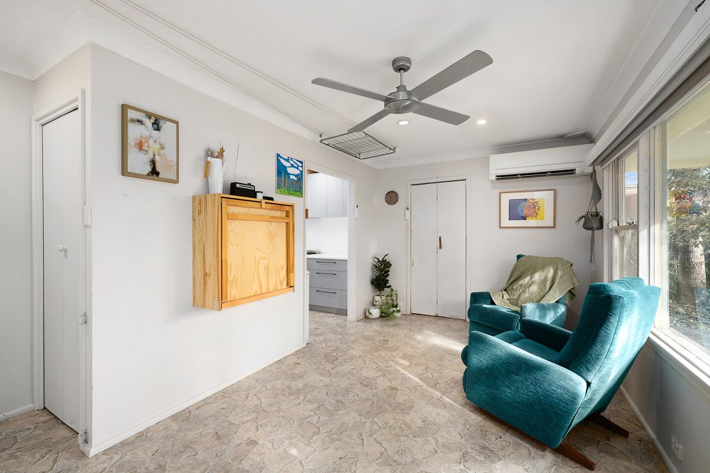9 Pymble Avenue, Winmalee NSW 2777 — photo 2