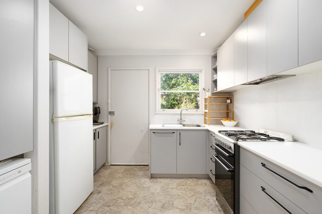 9 Pymble Avenue, Winmalee NSW 2777 — photo 3
