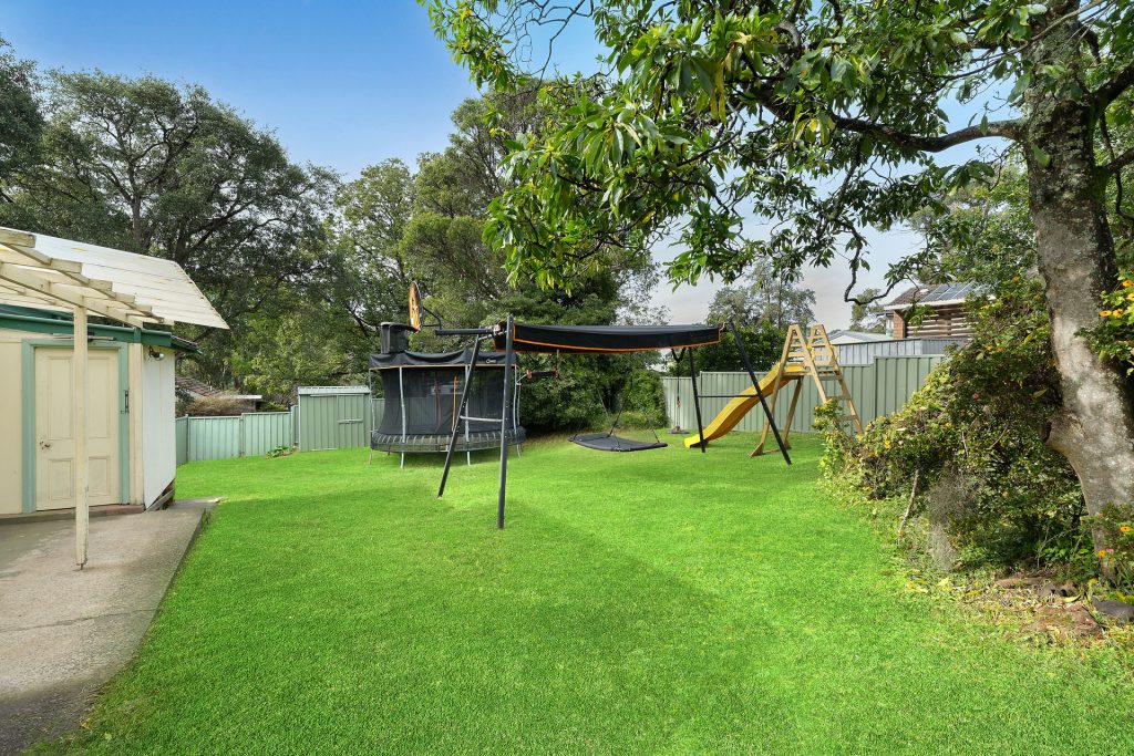 9 Pymble Avenue, Winmalee NSW 2777 — photo 8