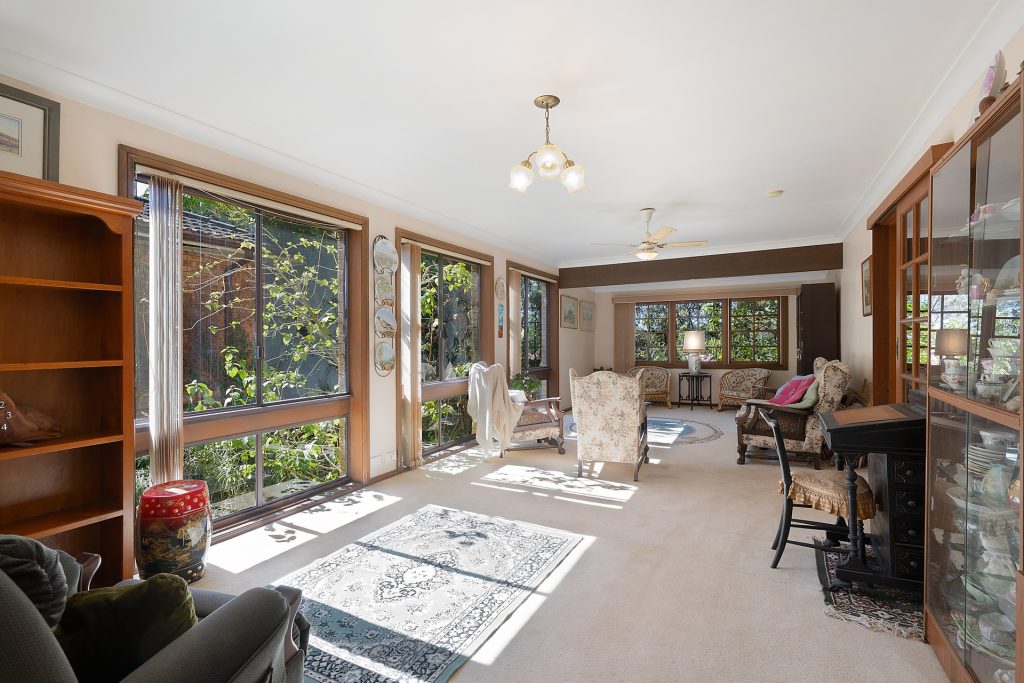78 Russell Avenue, Valley Heights NSW 2777 — photo 5