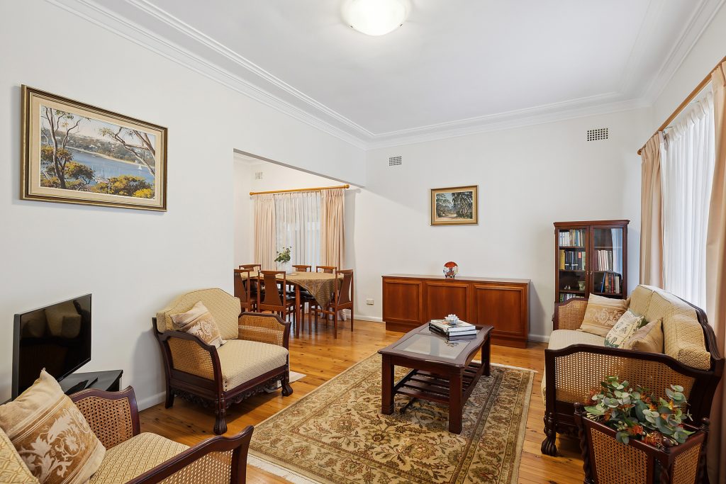 21 Richards Street, Blaxland NSW 2774 — photo 2