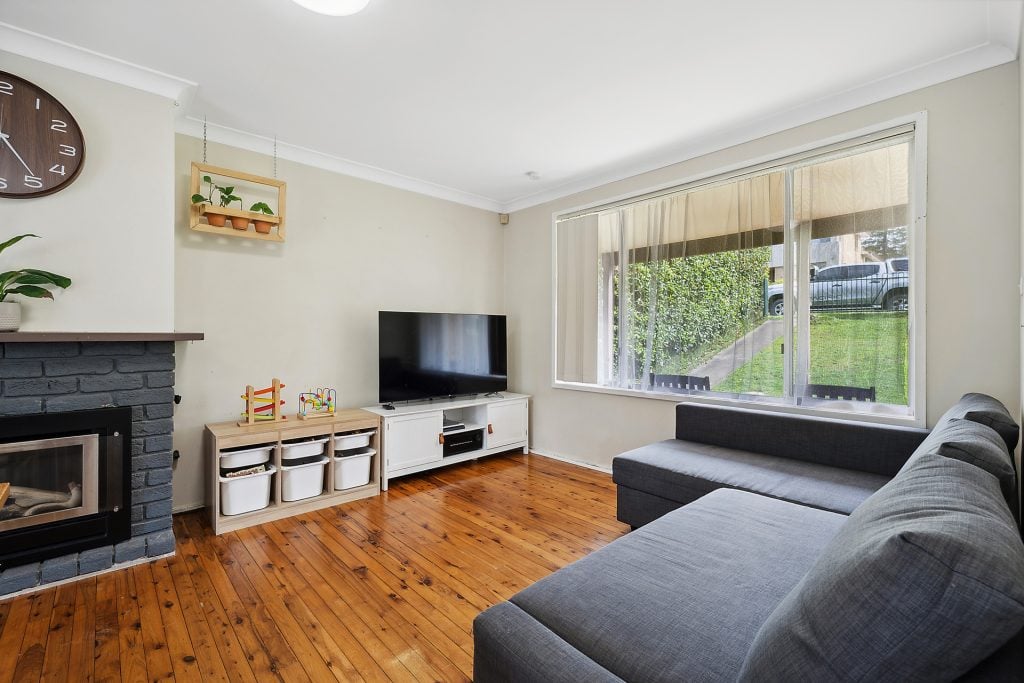 18 Moore Crescent, Faulconbridge NSW 2776 — photo 2