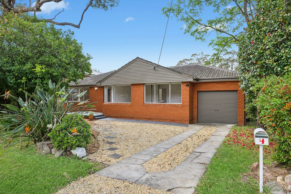 4 Anne Crescent, Blaxland NSW 2774