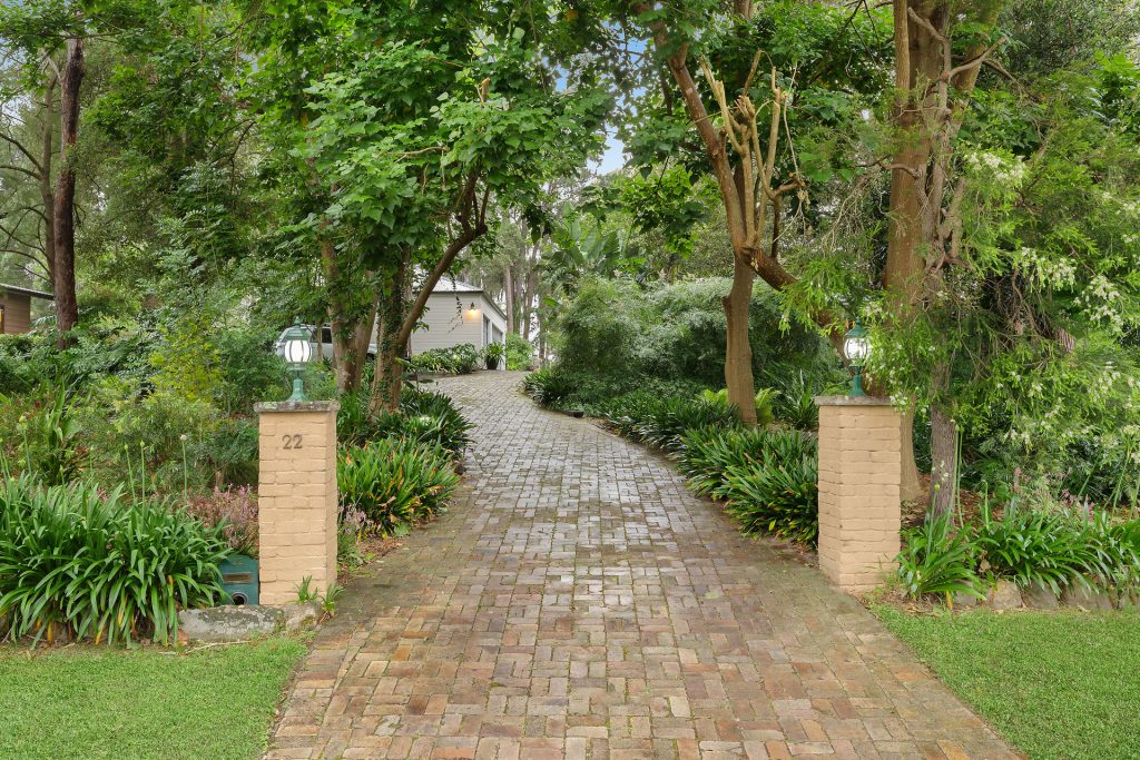22 The High Road, Blaxland NSW 2774 — photo 2