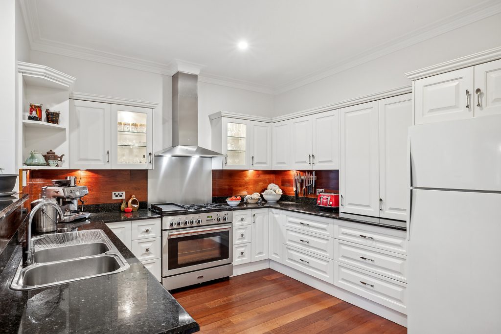 22 The High Road, Blaxland NSW 2774 — photo 4