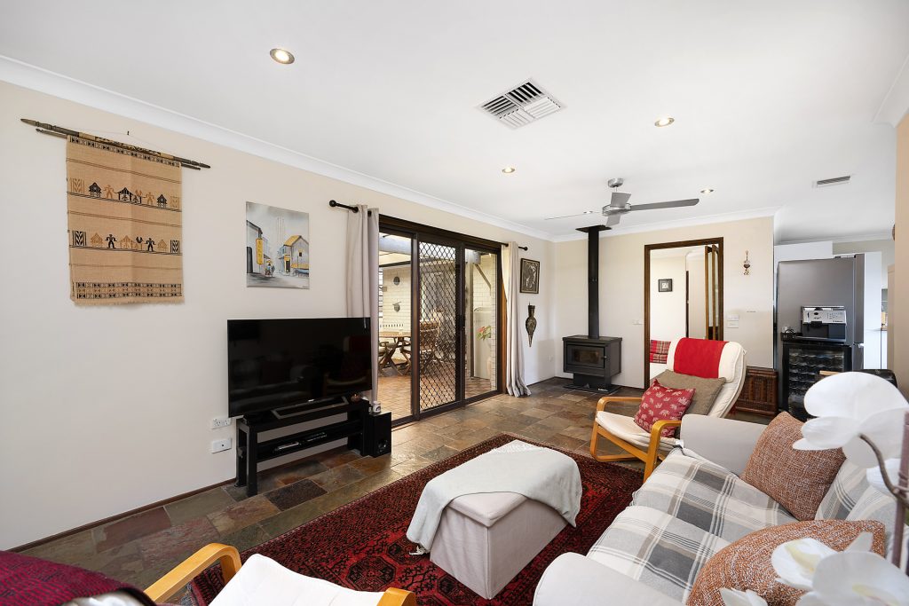 45 Booker Road, Hawkesbury Heights NSW 2777 — photo 4