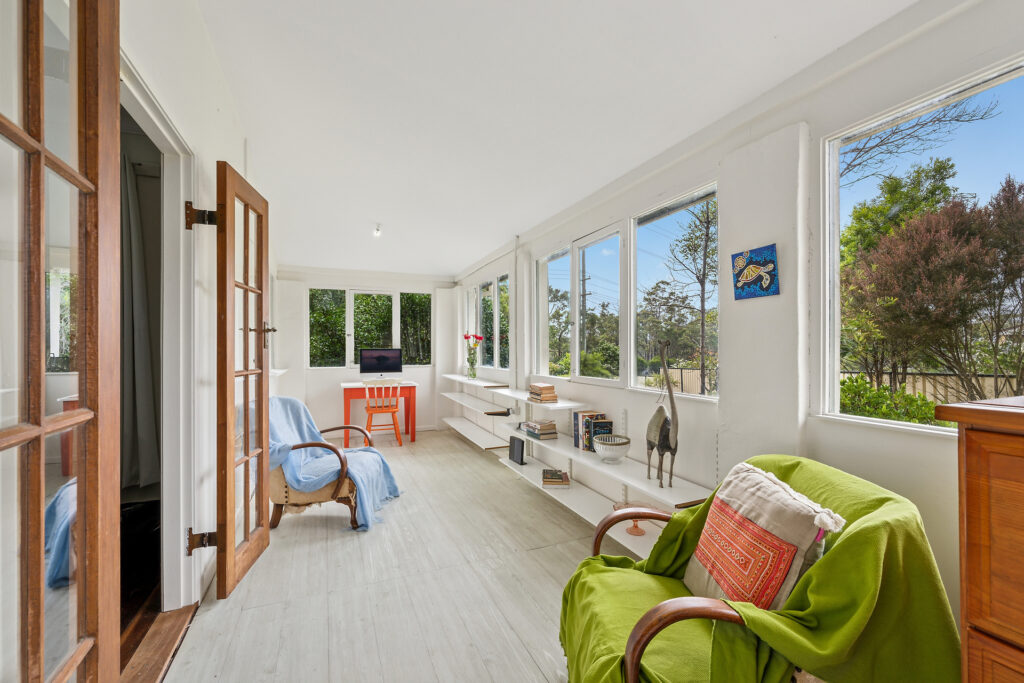 Sold - 203 Great Western Highway - New Property in Warrimoo - Real Estate by Stewart Lamont