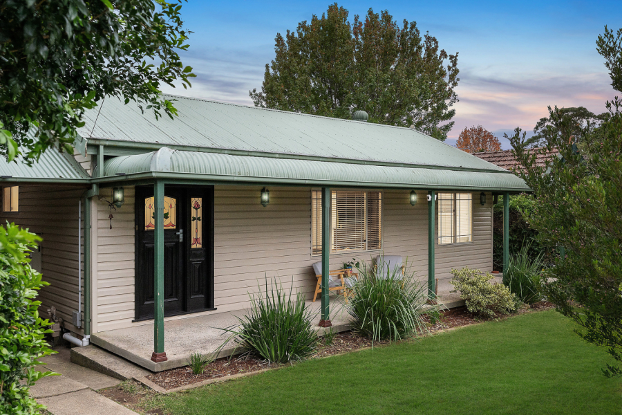 Family home in the Lower Blue Mountains, Blaxland – appealing to first-home buyers and local property market.