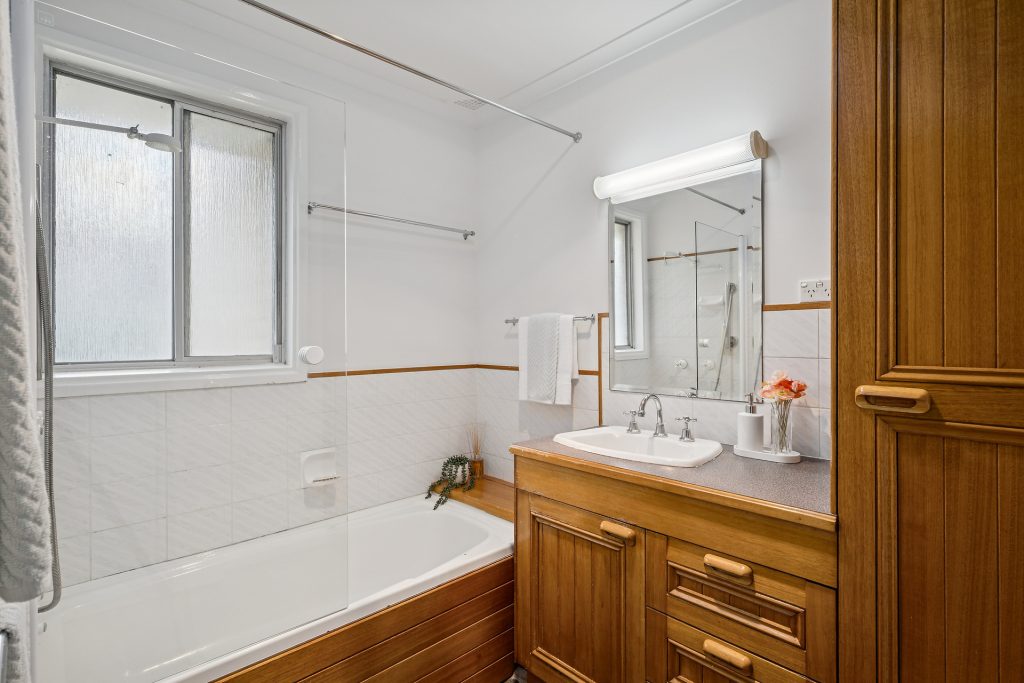 Sold - 76 Railway Parade - New Property in Warrimoo - Real Estate by 