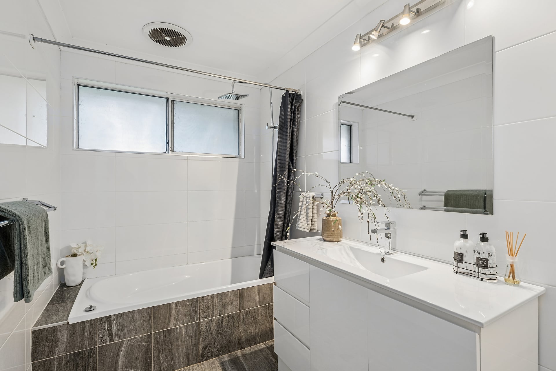 For Sale - 57 Farm Road - New Property in Springwood - Real Estate by Stewart Lamont