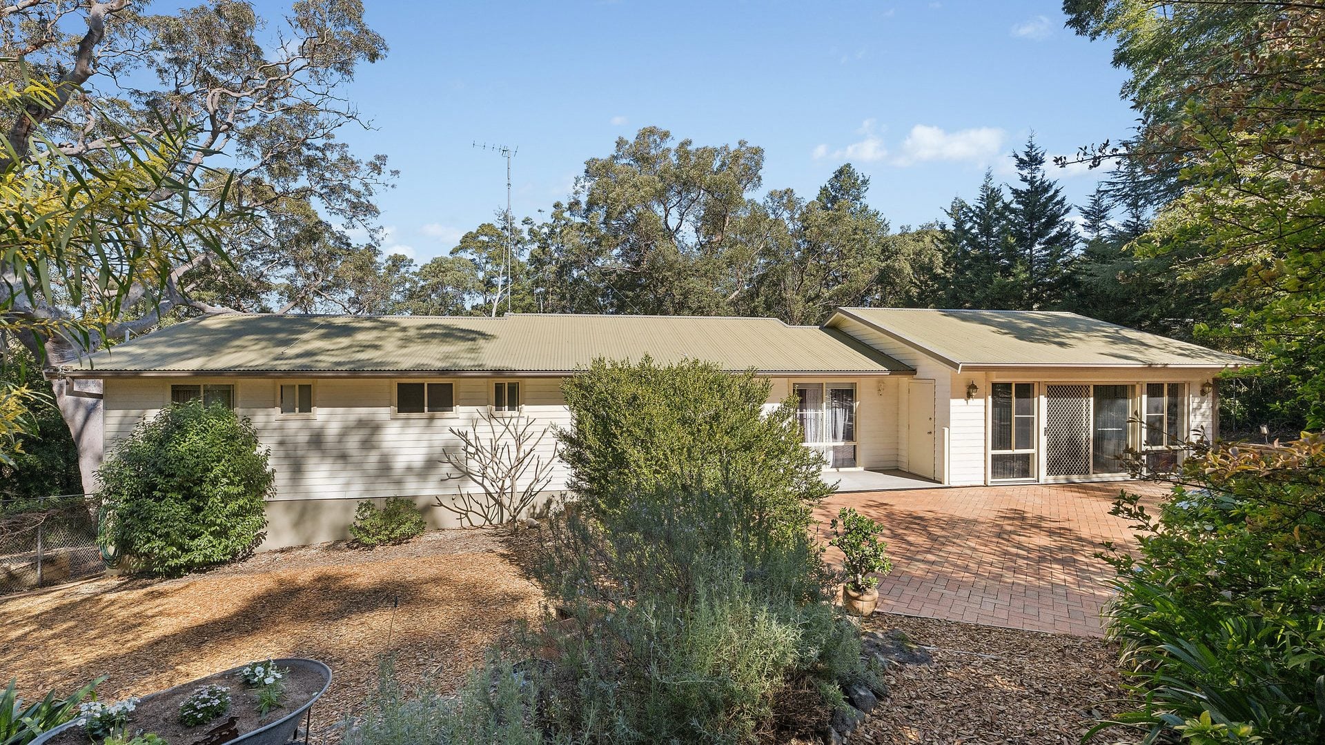 For Sale - 11 Waratah Road - New Property in Warrimoo - Real Estate by Stewart Lamont