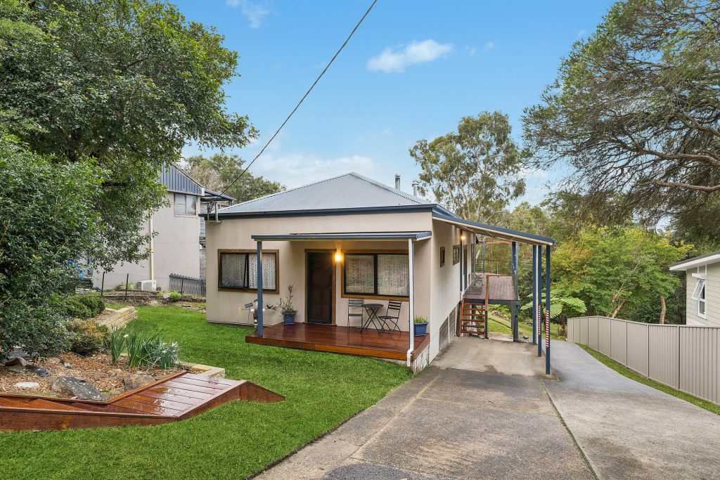 For Sale - 72 Railway Parade - New Property in Warrimoo - Real Estate by Stewart Lamont