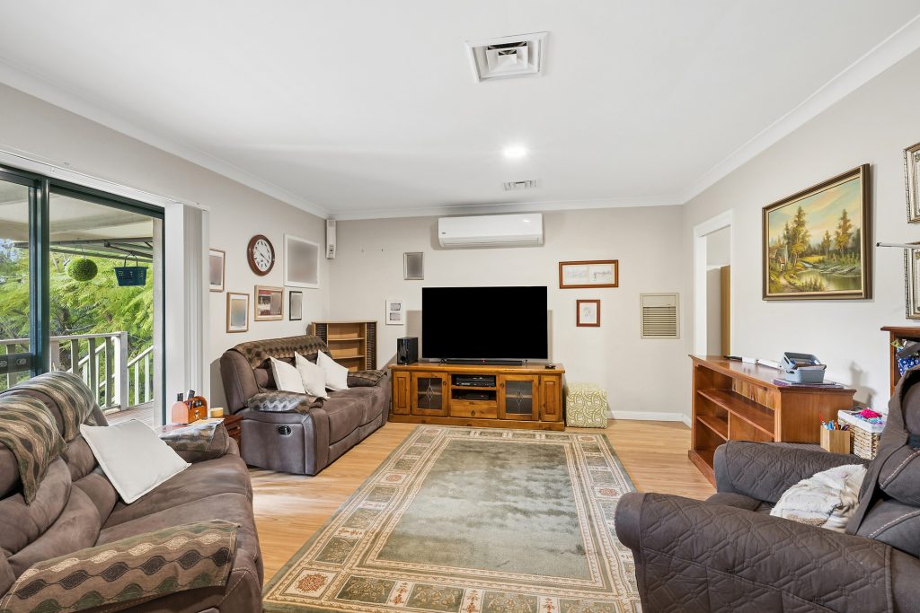 For Sale - 72 Singles Ridge Road - New Property in Winmalee - Real Estate by Isla Czarnota