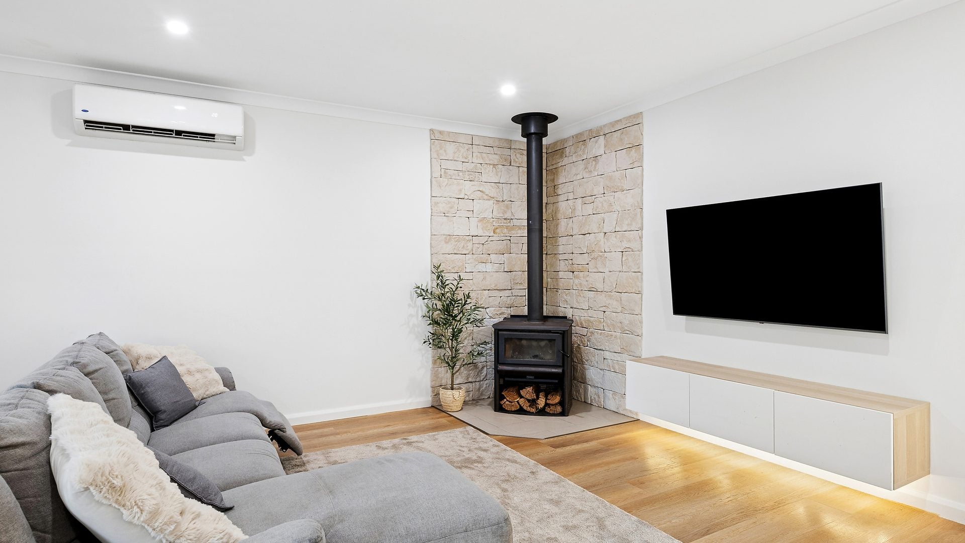 For Sale - 5 Boomerang Road - New Property in Springwood - Real Estate by Stewart Lamont
